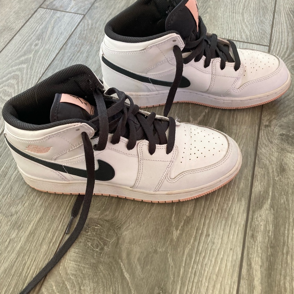 Gently Used Authentic Nike Air Jordan 7Y